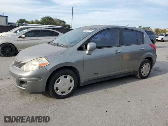 2009 Nissan Versa SL z VIN 3N1BC13E39L482799, wystawiony jako Copart lot #54014035 z przebiegiem 139 248 mil mil oraz Czysty tytuł • Clean title. Historia ofert i sprzedaży dostępna na DreamBid. Obrazek 1.