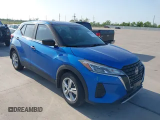2022 Nissan Kicks S z VIN 3N1CP5BV7NL495440, wystawiony jako IAAI lot #41998577 z przebiegiem 35 915 mil mil oraz . Historia ofert i sprzedaży dostępna na DreamBid. Obrazek 1.