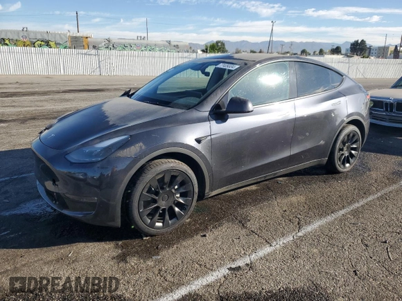 2024 Tesla Model Y Long Range с VIN 7SAYGDEE3RA236473, выставлен на аукционе Copart как лот 77409334 с пробегом 5 822 миль миль и Списание • Salvage title. История ставок и продаж доступна на DreamBid. Изображение 1.
