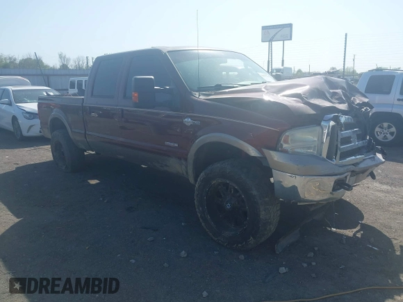 2006 Ford F-250 XL z VIN 1FTSW21P56EB45285, wystawiony jako IAAI lot #41897760 z przebiegiem 260 044 mil mil oraz . Historia ofert i sprzedaży dostępna na DreamBid. Obrazek 1.