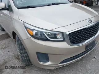 2016 Kia Sedona LX with VIN KNDMB5C16G6116730, listed as a IAAI auction lot 40953112 with 147,191 mi miles. Bid and sale history available at carsss.com. Image 6.