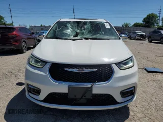 2022 Chrysler Pacifica Hybrid Limited z VIN 2C4RC1S7XNR123039, wystawiony jako Copart lot #57786915 z przebiegiem 61 616 mil mil oraz Szkoda całkowita • Salvage title. Historia ofert i sprzedaży dostępna na DreamBid. Obrazek 5.