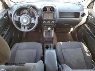 2014 Jeep Patriot Altitude with VIN 1C4NJPBA3ED758528, listed as a Copart auction lot 58076435 with 252,479 mi miles and Clean title. Bid and sale history available at DreamBid. Image 8.