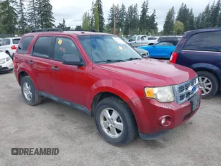 2011 Ford Escape XLT с VIN 1FMCU9D77BKC11700, выставлен на аукционе IAAI как лот 42056074 с пробегом 204 826 миль миль и . История ставок и продаж доступна на DreamBid. Изображение 1.