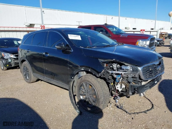 2019 Kia Sorento L with VIN 5XYPG4A37KG542090, listed as a IAAI auction lot 41226887 with 105,628 mi miles. Bid and sale history available at carsss.com. Image 1.