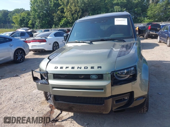 2025 Land Rover Defender X-Dynamic SE with VIN SALE26EU3S2433634, listed as a IAAI auction lot 42669947 with 729 mi miles and . Bid and sale history available at DreamBid. Image 12.