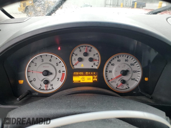 2008 Nissan Titan XE z VIN 1N6AA07F18N341057, wystawiony jako Copart lot #53976465 z przebiegiem 206 495 mil mil oraz Czysty tytuł • Clean title. Historia ofert i sprzedaży dostępna na DreamBid. Obrazek 9.
