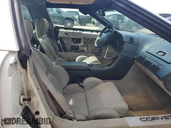 1993 Chevrolet Corvette z VIN 1G1YY23P1P5107306, wystawiony jako Copart lot #56667735 z przebiegiem Nie podano mil oraz Czysty tytuł • Clean title. Historia ofert i sprzedaży dostępna na DreamBid. Obrazek 10.