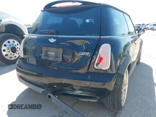 2005 MINI Hardtop S with VIN WMWRE33425TD90534, listed as a IAAI auction lot 41687089 with 157,600 mi miles and . Bid and sale history available at DreamBid. Image 6.