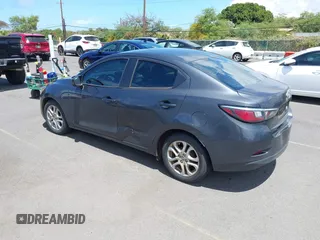 2016 Scion iA z VIN 3MYDLBZV5GY113222, wystawiony jako IAAI lot #42076460 z przebiegiem 112 249 mil mil oraz . Historia ofert i sprzedaży dostępna na DreamBid. Obrazek 3.