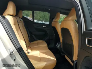 2019 Volvo XC40 Inscription with VIN YV4162UL1K2087317, listed as a Copart auction lot 68975423 with 30,759 mi miles. Bid and sale history available at carsss.com. Image 11.