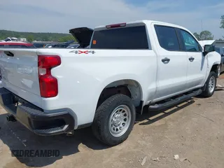 2024 Chevrolet Silverado 1500 with VIN 3GCPDAEK8RG154919, listed as a IAAI auction lot 40178946 with 2,911 mi miles and . Bid and sale history available at DreamBid. Image 4.