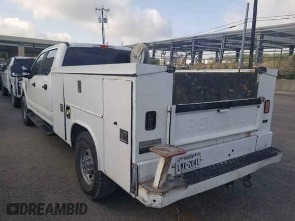 2019 Ford F-250 XL z VIN 1FT7W2B66KEC90809, wystawiony jako IAAI lot #42845140 z przebiegiem 204 526 mil mil oraz . Historia ofert i sprzedaży dostępna na DreamBid. Obrazek 25.