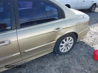 2002 Hyundai Sonata GLS with VIN KMHWF35HX2A506484, listed as a IAAI auction lot 41257939 with 280,153 mi miles. Bid and sale history available at carsss.com. Image 6.