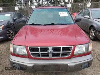 1998 Subaru Forester S with VIN JF1SF655XWH783942, listed as a IAAI auction lot 41466532 with 388,888 mi miles. Bid and sale history available at carsss.com. Image 12.