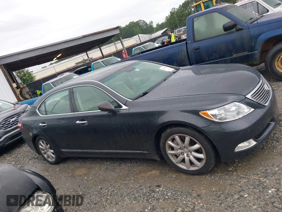 2007 Lexus LS 460 L z VIN JTHGL46F775001117, wystawiony jako IAAI lot #42479588 z przebiegiem 217 842 mil mil oraz . Historia ofert i sprzedaży dostępna na DreamBid. Obrazek 13.