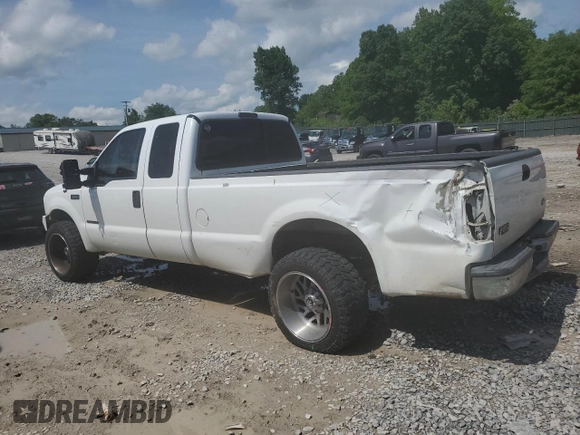 2000 Ford F-250 XL with VIN 1FTNX20F5YEB36415, listed as a Copart auction lot 55061505 with 225,855 mi miles and Salvage title. Bid and sale history available at DreamBid. Image 2.