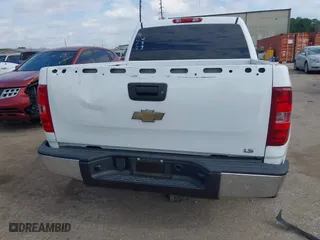 2007 Chevrolet Silverado 1500 LT w/1LT with VIN 2GCEC13C171708765, listed as a IAAI auction lot 41496026 with 250,396 mi miles. Bid and sale history available at carsss.com. Image 6.