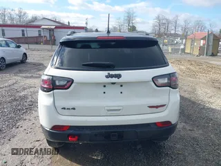 2022 Jeep Compass Trailhawk z VIN 3C4NJDDB7NT226018, wystawiony jako IAAI lot #40929794 z przebiegiem 25 702 mil mil oraz . Historia ofert i sprzedaży dostępna na DreamBid. Obrazek 16.