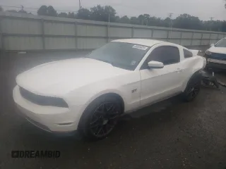 2010 Ford Mustang GT with VIN 1ZVBP8CH1A5168705, listed as a Copart auction lot 55605425 with 180,305 mi miles and Salvage title. Bid and sale history available at DreamBid. Image 1.