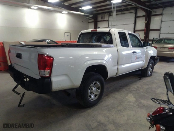 2016 Toyota Tacoma SR with VIN 5TFRX5GNXGX071399, listed as a IAAI auction lot 36250173 with 113,749 mi miles. Bid and sale history available at carsss.com. Image 4.