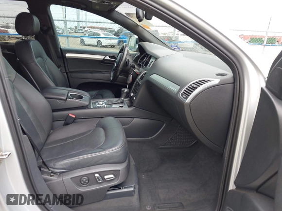 2015 Audi Q7 S line Prestige с VIN WA1DGAFE3FD014444, выставлен на аукционе IAAI как лот 42402252 с пробегом Не указан миль и . История ставок и продаж доступна на DreamBid. Изображение 5.