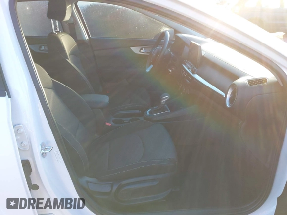 2024 Kia Forte LXS with VIN 3KPF24AD9RE775818, listed as a IAAI auction lot 41254335 with 3,013 mi miles and . Bid and sale history available at DreamBid. Image 5.