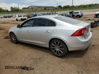 2017 Volvo S60 Inscription z VIN LYV402TK5HB155197, wystawiony jako Copart lot #58088275 z przebiegiem 139 539 mil mil oraz Czysty tytuł • Clean title. Historia ofert i sprzedaży dostępna na DreamBid. Obrazek 2.
