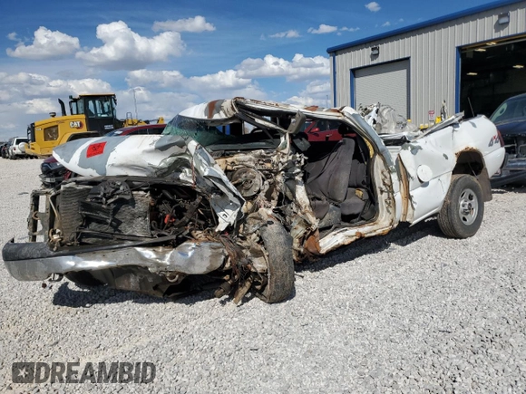 2002 GMC Sierra 1500 SLE z VIN 2GTEK19T821190950, wystawiony jako Copart lot #49686615 z przebiegiem Nie podano mil oraz Czysty tytuł • Clean title. Historia ofert i sprzedaży dostępna na DreamBid. Obrazek 1.