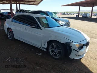 2014 BMW 3 Series 328i z VIN WBA3A5C57EP603179, wystawiony jako IAAI lot #40137055 z przebiegiem 74 780 mil mil oraz . Historia ofert i sprzedaży dostępna na DreamBid. Obrazek 1.