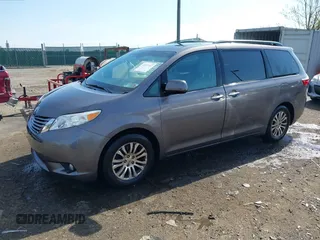 2015 Toyota Sienna XLE with VIN 5TDYK3DC9FS685768, listed as a IAAI auction lot 42062942 with 132,242 mi miles. Bid and sale history available at carsss.com. Image 17.