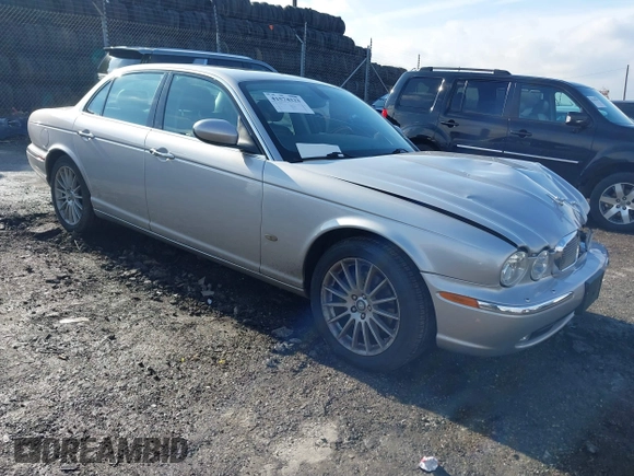 2006 Jaguar XJ with VIN SAJWA71B96SH04571, listed as a IAAI auction lot 41574323 with 1 mi miles. Bid and sale history available at carsss.com. Image 1.