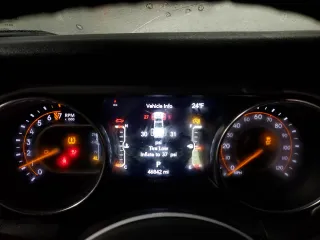 2021 Jeep Gladiator Sport S с VIN 1C6HJTAG2ML563219, выставлен на аукционе Copart как лот 85591344 с пробегом 46 842 миль миль и Списание • Salvage title. История ставок и продаж доступна на DreamBid. Изображение 9.