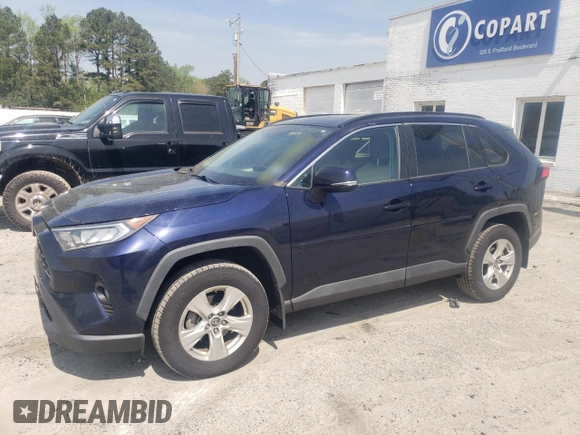 2019 Toyota RAV4 XLE with VIN 2T3W1RFV0KC027858, listed as a Copart auction lot 54301995 with 145,669 mi miles and Salvage Title. Bid and sale history available at carsss.com. Image 1.
