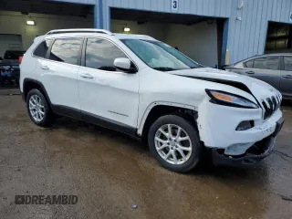 2017 Jeep Cherokee Latitude with VIN 1C4PJLCS8HW578740, listed as a Copart auction lot 43763215 with 200,488 mi miles and Salvage Title. Bid and sale history available at carsss.com. Image 4.