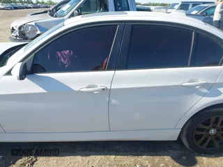 2007 BMW 3 Series 328i with VIN WBAVA33567KX73725, listed as a IAAI auction lot 41985667 with 113,491 mi miles. Bid and sale history available at carsss.com. Image 14.
