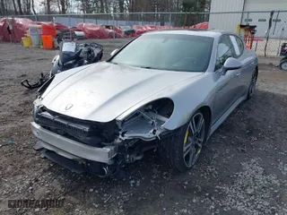 2012 Porsche Panamera with VIN WP0AA2A74CL016133, listed as a IAAI auction lot 41753535 with 84,569 mi miles. Bid and sale history available at carsss.com. Image 6.