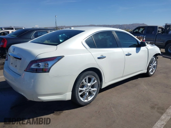 2014 Nissan Maxima SV z VIN 1N4AA5AP3EC485644, wystawiony jako IAAI lot #41722486 z przebiegiem 136 975 mil mil oraz . Historia ofert i sprzedaży dostępna na DreamBid. Obrazek 4.