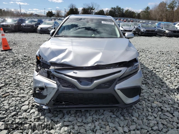 2022 Toyota Camry SE with VIN 4T1T11AK4NU049987, listed as a Copart auction lot 47935395 with 61,475 mi miles and Salvage Title. Bid and sale history available at carsss.com. Image 5.
