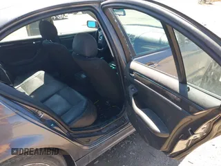2002 BMW 3 Series 325xi with VIN WBAEU33472PF57461, listed as a IAAI auction lot 42165341 with 237,155 mi miles and . Bid and sale history available at DreamBid. Image 8.
