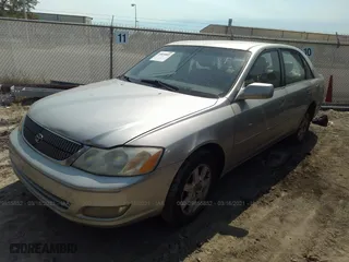 2001 Toyota Avalon XL w/Bucket Seats with VIN 4T1BF28B71U162206, listed as a IAAI auction lot 41673437 with 363,472 mi miles. Bid and sale history available at carsss.com. Image 2.