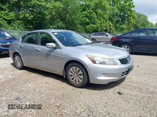 2010 Honda Accord LX z VIN 1HGCP2F32AA076306, wystawiony jako IAAI lot #42446307 z przebiegiem 174 512 mil mil oraz . Historia ofert i sprzedaży dostępna na DreamBid. Obrazek 1.