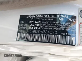 2013 Mercedes-Benz C 250 Sport z VIN WDDGF4HB7DA784290, wystawiony jako IAAI lot #42101430 z przebiegiem 135 886 mil mil oraz . Historia ofert i sprzedaży dostępna na DreamBid. Obrazek 9.