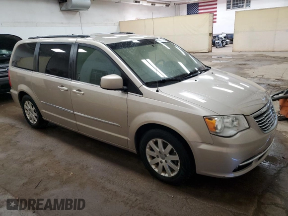 2014 Chrysler Town & Country Touring z VIN 2C4RC1BGXER221391, wystawiony jako Copart lot #56308745 z przebiegiem Nie podano mil oraz Czysty tytuł • Clean title. Historia ofert i sprzedaży dostępna na DreamBid. Obrazek 4.