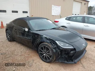 2023 Toyota 86 z VIN JF1ZNBB1XP9760765, wystawiony jako IAAI lot #41754213 z przebiegiem 30 269 mil mil oraz . Historia ofert i sprzedaży dostępna na DreamBid. Obrazek 1.
