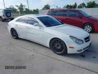 2006 Mercedes-Benz CLS 500 z VIN WDDDJ75XX6A017958, wystawiony jako IAAI lot #42255953 z przebiegiem 169 538 mil mil oraz . Historia ofert i sprzedaży dostępna na DreamBid. Obrazek 1.