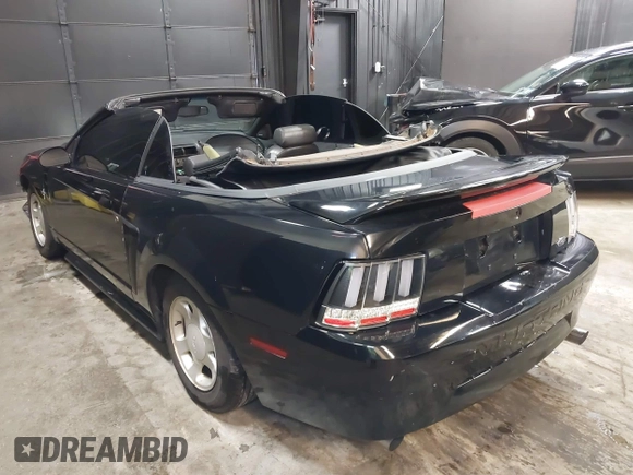 2000 Ford Mustang with VIN 1FAFP4448YF214730, listed as a IAAI auction lot 41467473 with 114,910 mi miles. Bid and sale history available at carsss.com. Image 3.