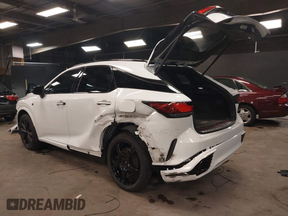 2024 Lexus RX 500h F Sport Performance z VIN 2T2BCMEAXRC014219, wystawiony jako IAAI lot #42451793 z przebiegiem 12 479 mil mil oraz . Historia ofert i sprzedaży dostępna na DreamBid. Obrazek 3.