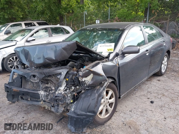 2011 Toyota Camry LE z VIN 4T1BF3EK6BU664247, wystawiony jako IAAI lot #42298606 z przebiegiem Nie podano mil oraz . Historia ofert i sprzedaży dostępna na DreamBid. Obrazek 2.