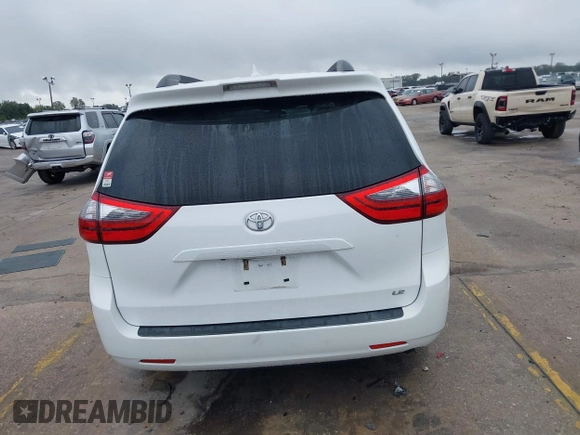 2020 Toyota Sienna LE Auto Access Seat with VIN 5TDKZ3DC5LS068784, listed as a IAAI auction lot 41207987 with 94,118 mi miles. Bid and sale history available at carsss.com. Image 16.